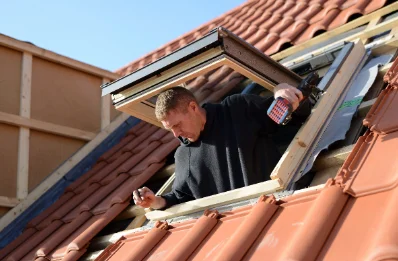 Pose de fenêtres de toit Velux à Villevallier